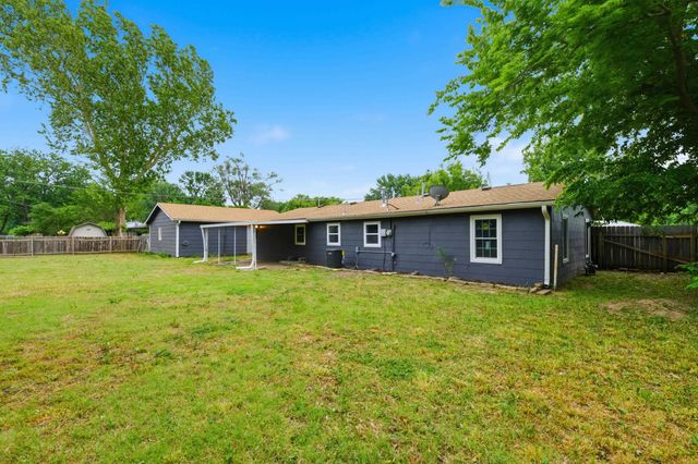 818 W 51st St S, Wichita, KS 67217