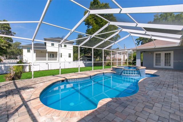6310 PERSHING STREET NE, St Petersburg, FL 33702