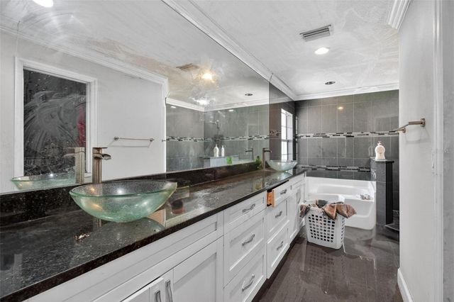 6310 PERSHING STREET NE, St Petersburg, FL 33702