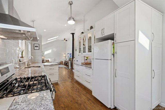 34 Foxwood Drive E, Huntington Station, NY 11746