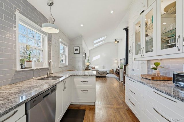 34 Foxwood Drive E, Huntington Station, NY 11746