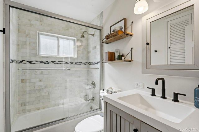 34 Foxwood Drive E, Huntington Station, NY 11746