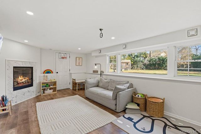 34 Foxwood Drive E, Huntington Station, NY 11746