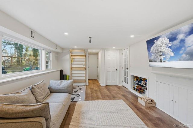 34 Foxwood Drive E, Huntington Station, NY 11746