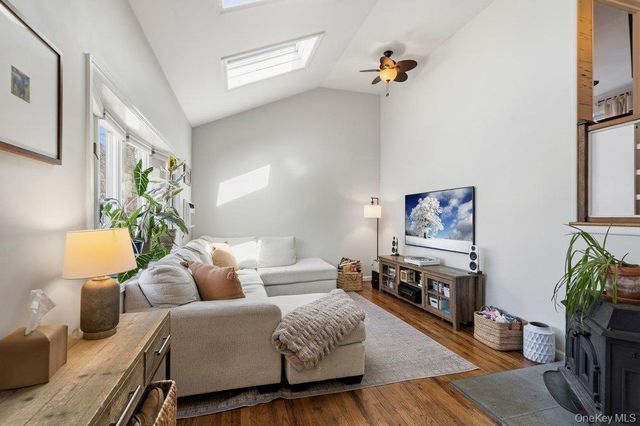 34 Foxwood Drive E, Huntington Station, NY 11746