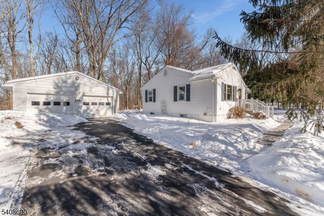 469 W Hill Rd, Lebanon Twp., NJ 08826