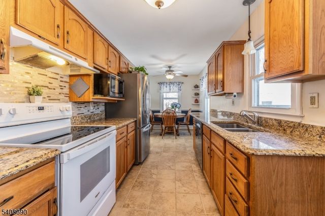 469 W Hill Rd, Lebanon Twp., NJ 08826