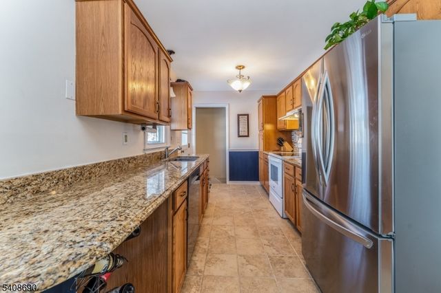 469 W Hill Rd, Lebanon Twp., NJ 08826