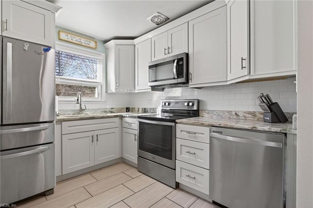 1123 Woodland Terrace DR, Chesapeake, VA 23323