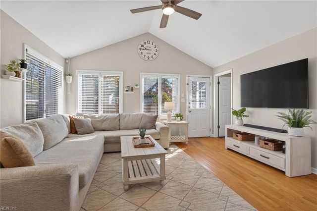 1123 Woodland Terrace DR, Chesapeake, VA 23323