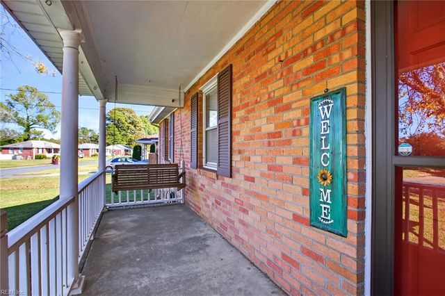 1123 Woodland Terrace DR, Chesapeake, VA 23323