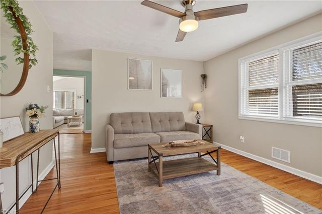 1123 Woodland Terrace DR, Chesapeake, VA 23323