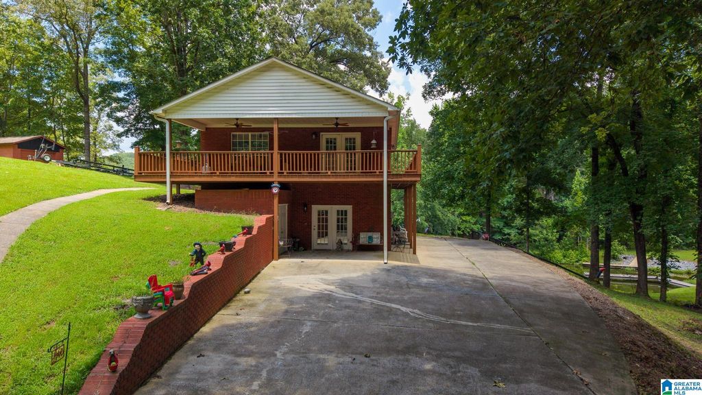 140 S LAKE SHORE DRIVE, Talladega, AL 35160