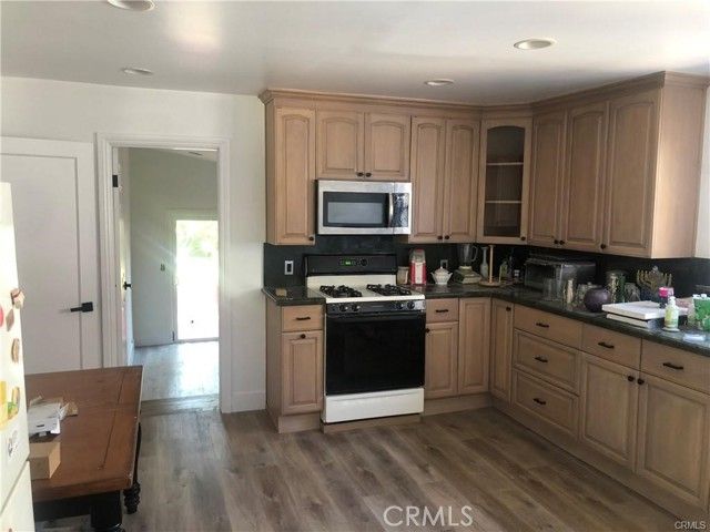 1951 Midvale, Los Angeles, CA 90025