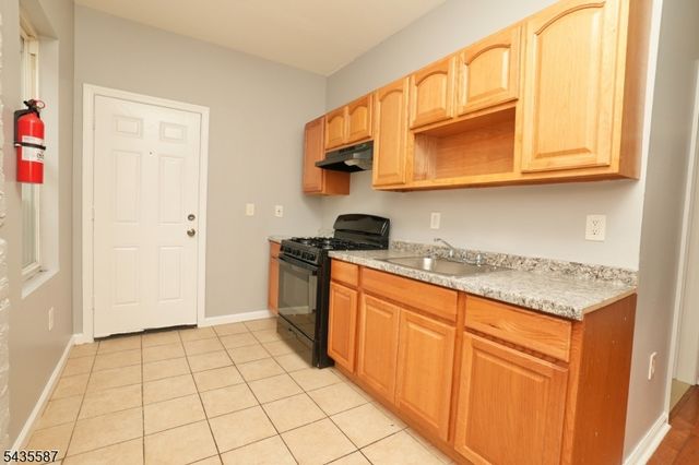 395 S 15Th St, Newark City, NJ 07103