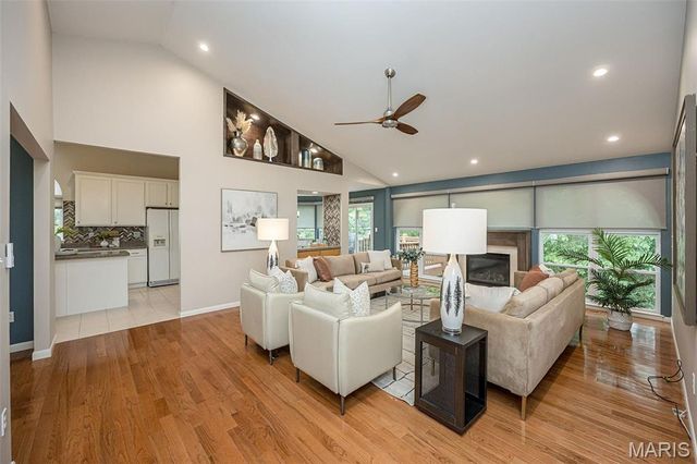 2041 Avalon Ridge Circle, Fenton, MO 63026