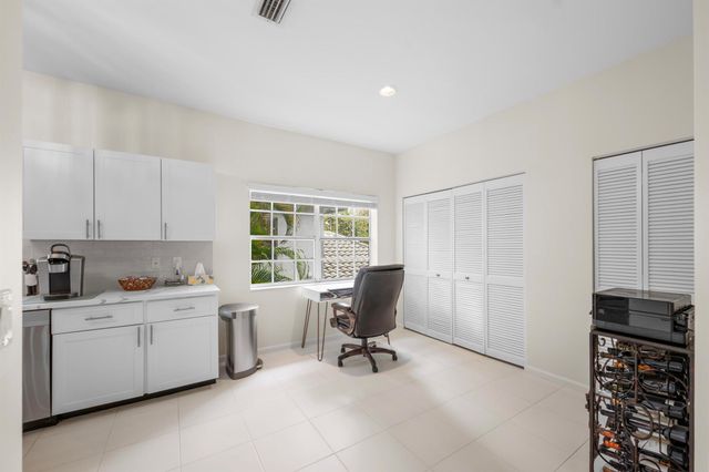 11602 Briarwood Circle 4, Boynton Beach, FL 33437