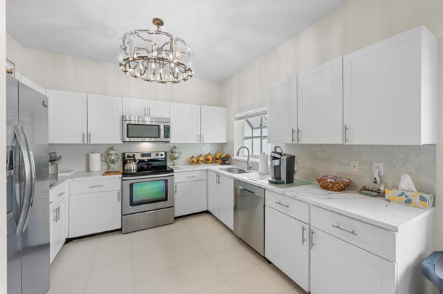 11602 Briarwood Circle 4, Boynton Beach, FL 33437