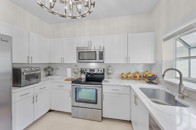 11602 Briarwood Circle 4, Boynton Beach, FL 33437