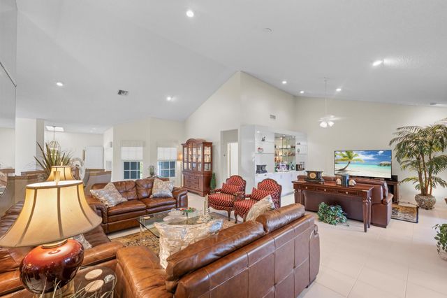 11602 Briarwood Circle 4, Boynton Beach, FL 33437