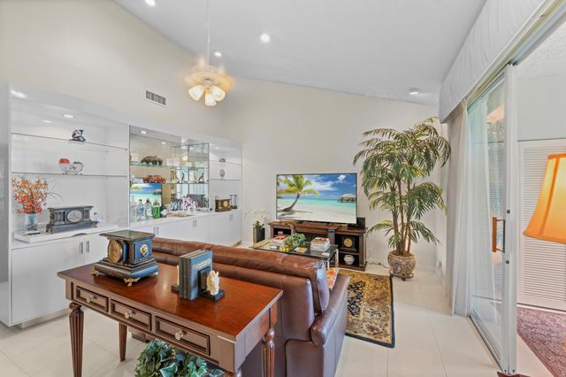 11602 Briarwood Circle 4, Boynton Beach, FL 33437