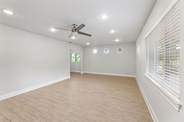 2309 Newfield LN, Austin, TX 78703