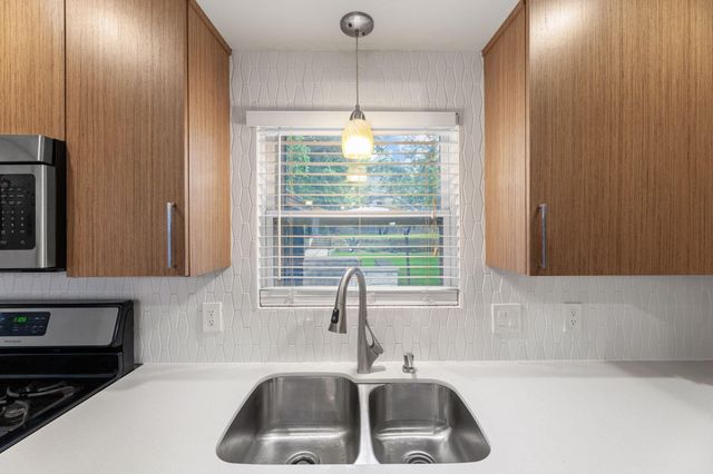 2309 Newfield LN, Austin, TX 78703