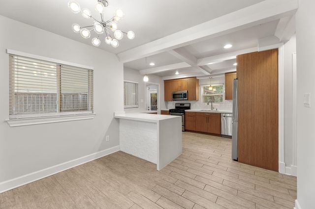 2309 Newfield LN, Austin, TX 78703