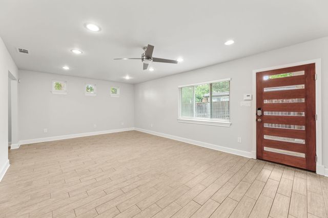 2309 Newfield LN, Austin, TX 78703