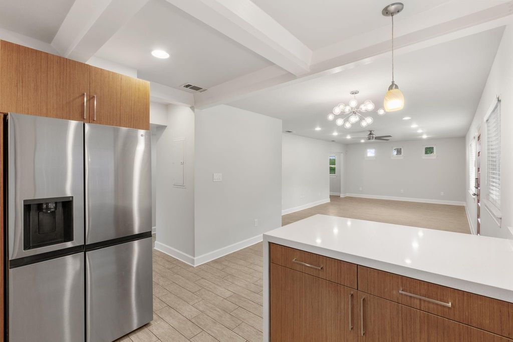 2309 Newfield LN, Austin, TX 78703