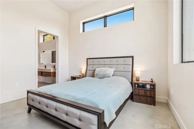 8504 Outland View Drive, Sun Valley, CA 91352