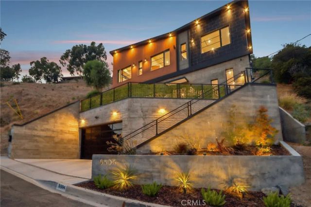 8504 Outland View Drive, Sun Valley, CA 91352