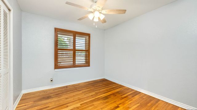 359 PILGRIM DR, San Antonio, TX 78213