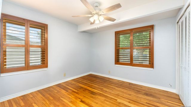 359 PILGRIM DR, San Antonio, TX 78213