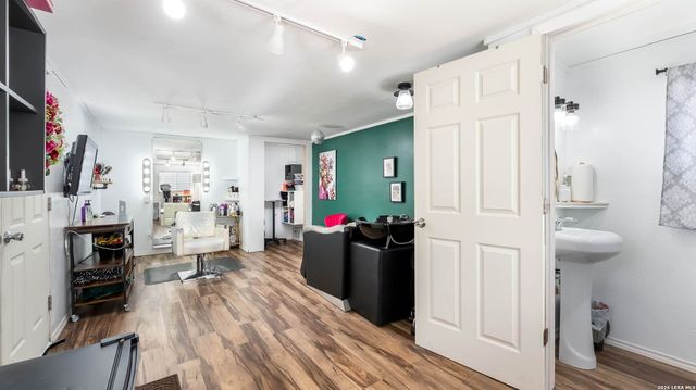 359 PILGRIM DR, San Antonio, TX 78213