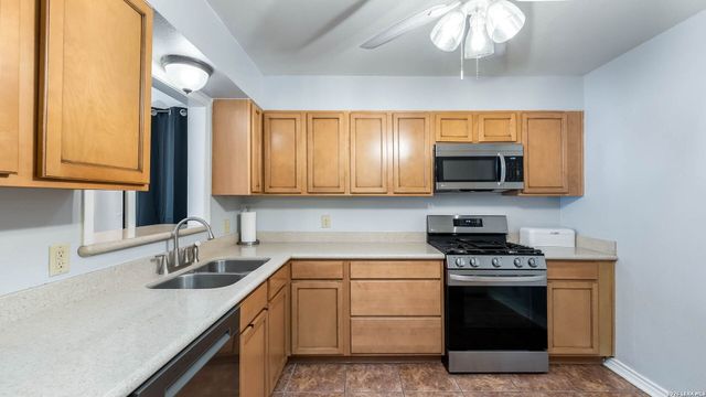 359 PILGRIM DR, San Antonio, TX 78213