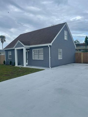 421 Kirk Road, Palm Springs, FL 33461