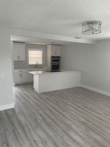 421 Kirk Road, Palm Springs, FL 33461