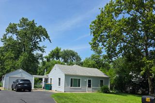 58 Deerpath Road, Merrillville, IN 46410