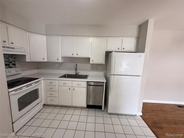 41803 Langley Drive, Sterling Heights, MI 48313