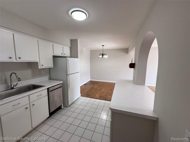 41803 Langley Drive, Sterling Heights, MI 48313