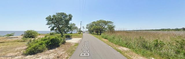 6113 Belle Fontaine Drive, Ocean Springs, MS 39564