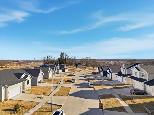 1458 S 91st Street, West Des Moines, IA 50266