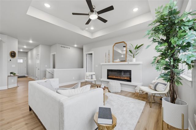 1458 S 91st Street, West Des Moines, IA 50266