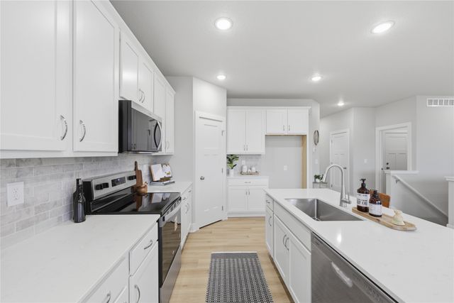 1458 S 91st Street, West Des Moines, IA 50266