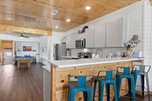 241 Rs County Road 1534, Point, TX 75472