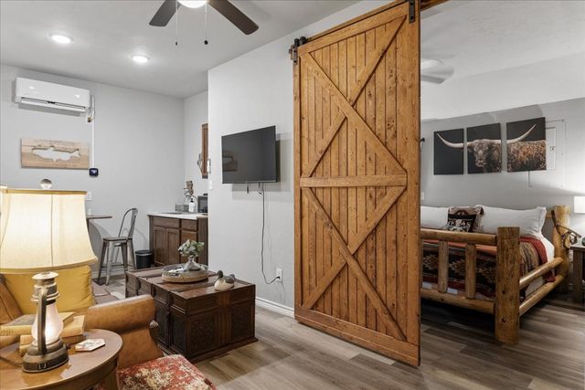 241 Rs County Road 1534, Point, TX 75472