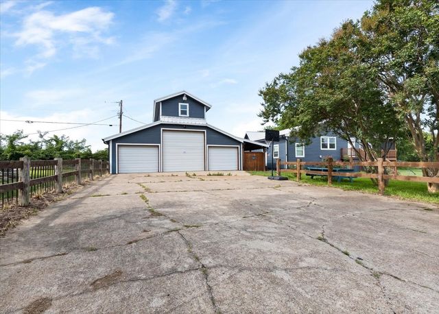 241 Rs County Road 1534, Point, TX 75472