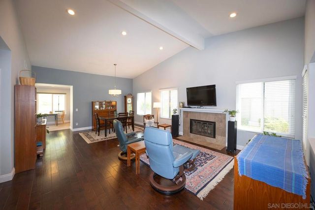 17959 Avenida Alozdra, San Diego, CA 92128