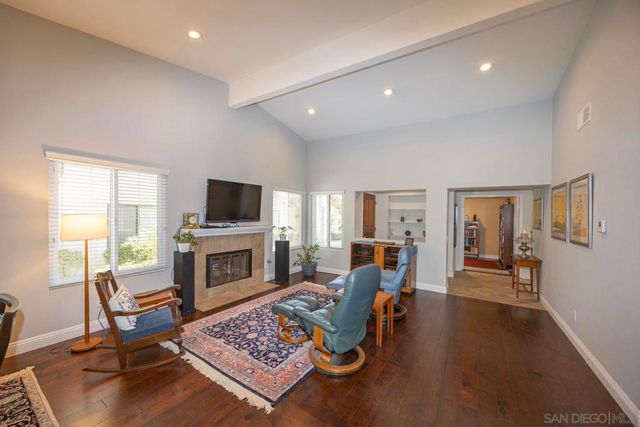 17959 Avenida Alozdra, San Diego, CA 92128